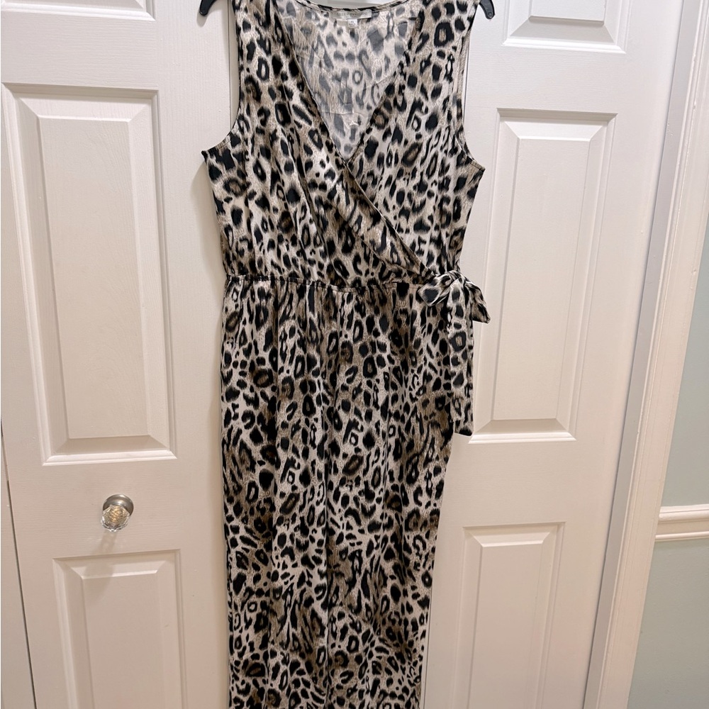 Green and black Leopard print jump suit. SzXL